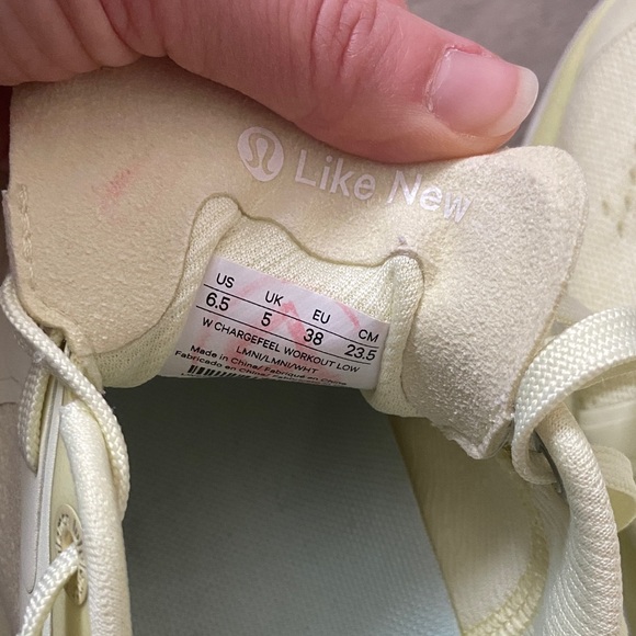 Lululemon Women's Charge Feel Lemon Ice Workout Shoes - Picture 2 of 5